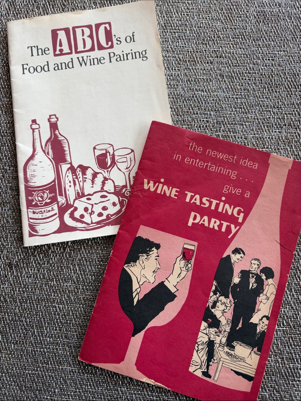 2 Vintage Wine Pamphlets - How to Give A Wine Tasting Party & Food Wine Pairing